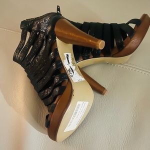 Marley black sandals